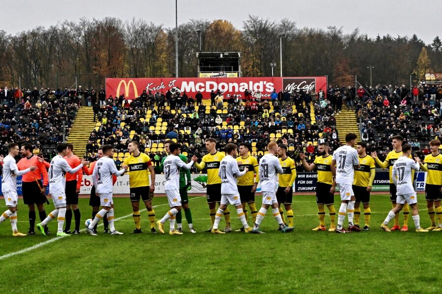 VFC Plauen: Hoffen auf Außenseiterchance gegen Dynamo Dresden - Wenn am Sonntag die SG Dynamo Dresden wie schon in der vergangenen Saison im Vogtlandstadion ihre Visitenkarte abgibt, werden die Ränge wieder voll und die Stimmung gut sein.