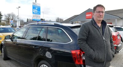 Videoüberwachung: Freiberger Parkplatz wird Fall für Datenschützer - Jens-Uwe Zschoke soll sein Auto hier fast 10 Stunden geparkt haben - obwohl er mit dem Fahrzeug zur fraglichen Zeit nachweislich auf Arbeit war. Sein Einspruch gegen 30 Euro "Vertragsstrafe" hatte Erfolg. 