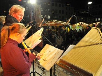Anne Kathrin Berndt (vorn) begeisterte mit ihrem Flötensolo 