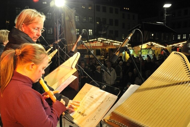 Anne Kathrin Berndt (vorn) begeisterte mit ihrem Flötensolo 