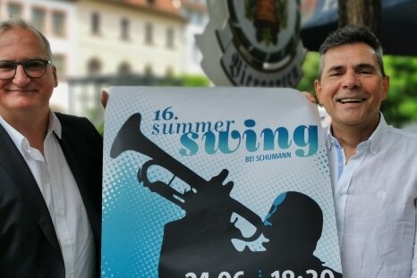 Nils Fahlke und Matthias Rose freuen sich, nach zweijähriger Pause wieder zum Summer swing bei Schumann einladen zu können. 