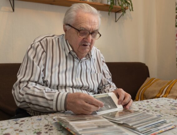 Viele Jahre für die Heimatzeitung mitten in der Nacht auf Achse - Heinz Wagler schwelgt in Erinnerungen. Der 87-Jährige blickt auf ein turbulentes Leben zurück, in dem die "Freie Presse" auch heute noch eine wichtige Rolle spielt. 