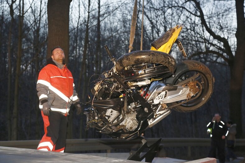 Vier Verletzte bei schwerem Motorrad-Unfall nahe Markersdorf - 
