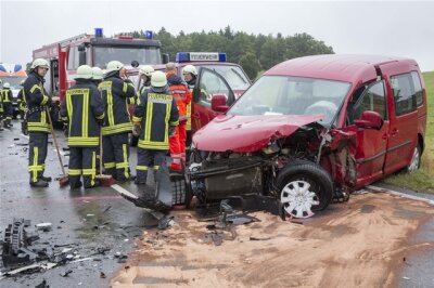 Vier Verletzte bei schwerem Unfall zwischen Weißbach und Gelenau - 