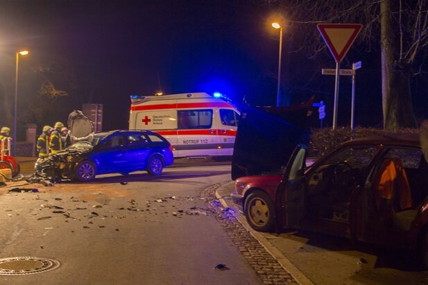 Vier Verletzte bei Unfall in Marienberg - 