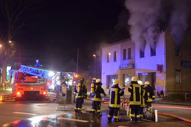 Vier Verletzte bei Wohnungsbrand in Olbernhau - 