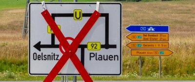 Vier Vollsperrungen sorgen in der Region für Behinderungen - Noch verdecken die Schilder die Vollsperrung, aber ab Montag wird es ernst: Dann ist die B 92 zwischen Plauen und Oelsnitz dicht. 