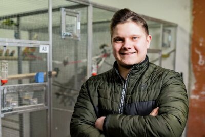 Vogelzüchter aus dem Erzgebirge ist dreifacher Weltmeister - Vogelzüchter Benjamin Erler aus Hohndorf: "Ich bin absolut stolz auf dieses unfassbare Ergebnis." 