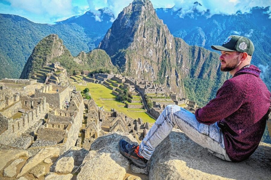 Vogtländer arbeitet in Peru als Notfallsanitäter auf Zeit - Im Tal die Ortschaft Machu Picchu. Das ist eines der sieben Wunder der Welt und die "verlorene Stadt der Inkas".