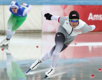 Vogtländer läuft in die Top Ten - Michael Roth toppte am vergangenen Wochenende seine persönlichen Bestzeiten über 1000 und 1500 Meter bei der Deutschen Eisschnelllaufmeisterschaft in Inzell.