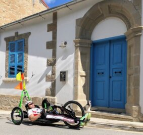 Vogtländer peilt Handbike-Weltcups an - Erstmals trainierte Paracycling-Sportler Steffen Seifart mit seinem Verein BPRSV Cottbus auf Zypern. In einer Woche geht es schon zum nächsten Trainingslager auf Lanzarote. 