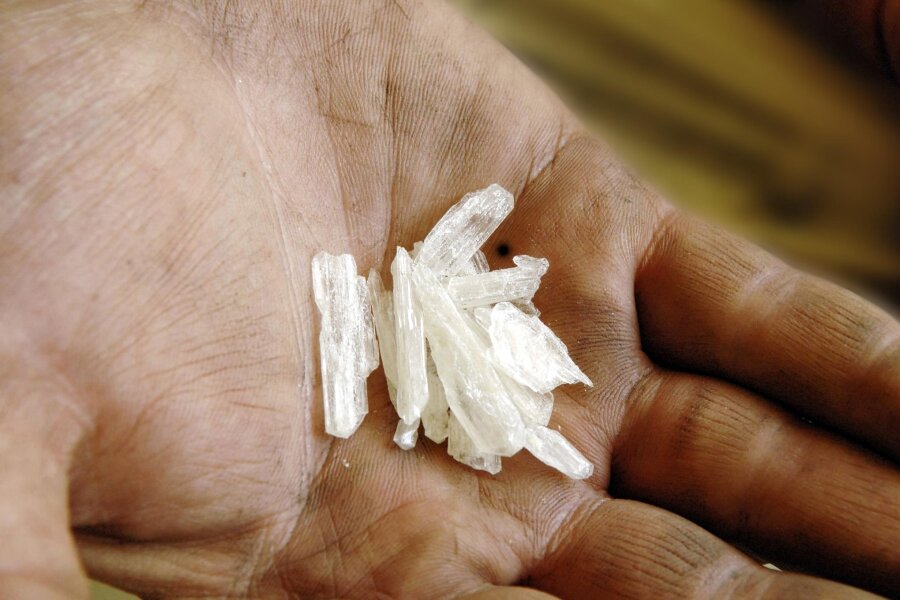 Vogtländer versteckt Drogen in Unterhose - Eine weiße kristalline Substanz - das lässt auf Crystal schließen.
