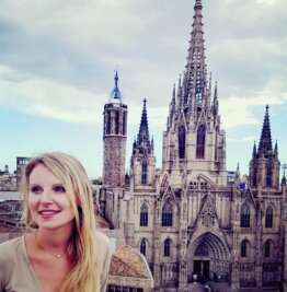 Vogtländerin lebt ihren Barcelona-Traum - Sarah Rippert vor der Kathedrale in der Altstadt von Barcelona. Seit zwölf Jahren lebt sie in der Stadt. 