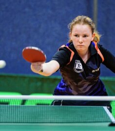 Vogtländerin trumpft stark auf - Chantal Prochnau ist hier hoch konzentriert an der Tischtennisplatte in Döbeln. 