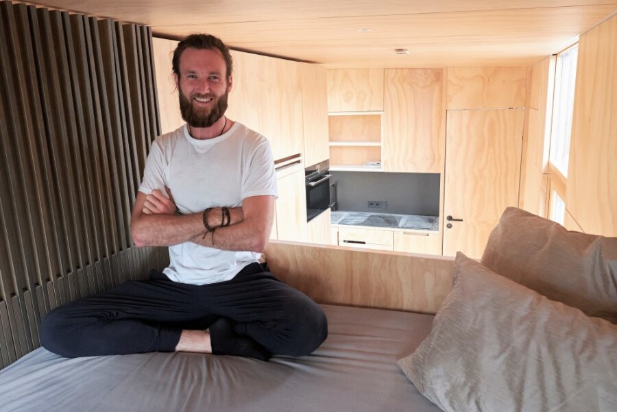 Sascha Hommel erschafft mit seinem Tiny-House ein Refugium für den Urlaub. Vier Schlafplätze gibt es.