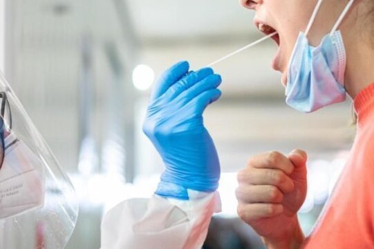 Vogtland: Jeder achte positiv Getestete in Klinik betreut - 