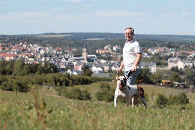 Vogtland-Kreistag lehnt Rücktritt von AfD-Politiker ab - Steve Lochmann nach seiner Wahl in den Plauener Stadtrat 2019.