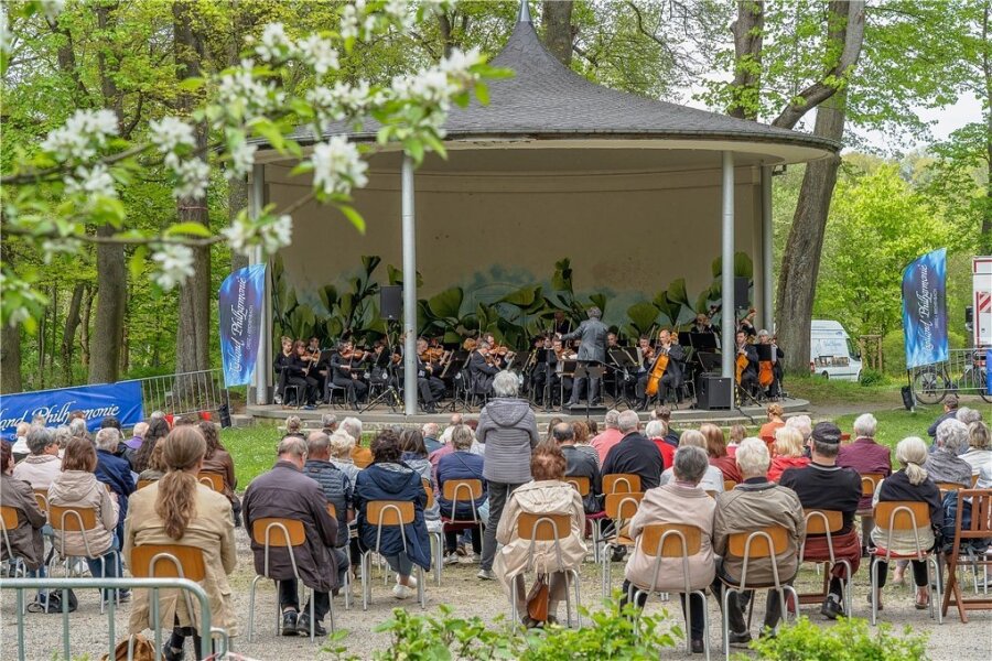 Vogtland Philharmonie lockt in diesem Sommer zum Konzert in den Plauener Stadtpark - Im Reichenbacher Stadtpark gab die Vogtland Philharmonie jetzt bereits wieder vor Publikum ein Konzert. 