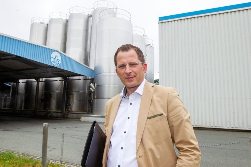 Vogtlandmilch investiert und will neu bauen - Sebastian Singer ist Technischer Leiter bei der Vogtlandmilch. Gemeinsam mit dem Geschäftsführer plant er die Erweiterung. 