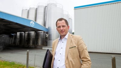 Vogtlandmilch investiert und will neu bauen - Sebastian Singer ist Technischer Leiter bei der Vogtlandmilch. Gemeinsam mit dem Geschäftsführer plant er die Erweiterung. 