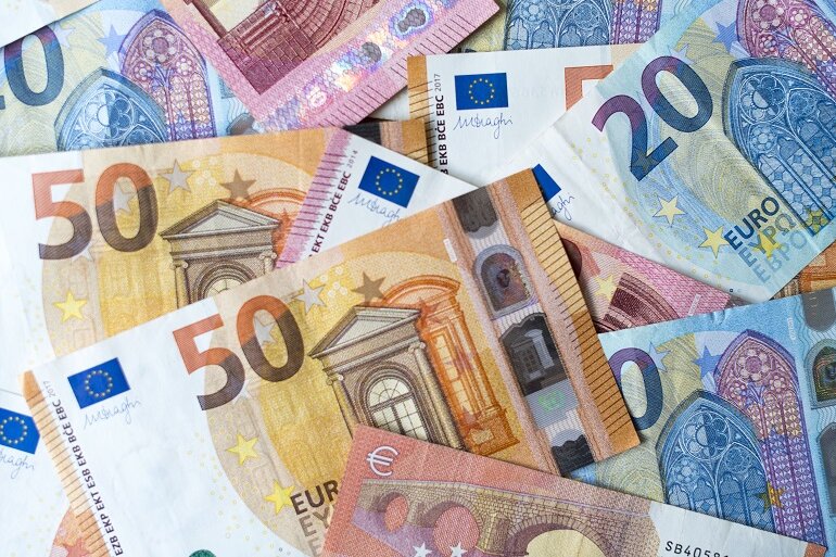 Die Volksbank Chemnitz will Strafzinsen auf größere Geldeinlagen von Kunden wieder abschaffen.