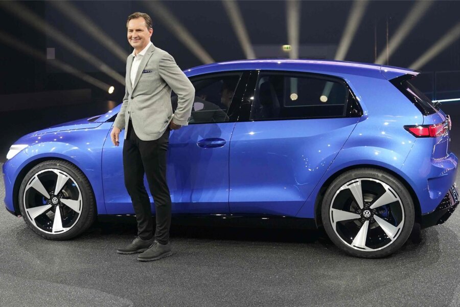 Volkswagen gibt Gas bei der Entwicklung eines preiswerten Elektroautos - Im März 2023 hatte Thomas Schäfer, Vorstandschef der Marke Volkswagen Pkw, die Elektro-Kleinwagen-Studie „ID.2all“ vorgestellt. 2027 soll ein noch kleinerer ID.1 folgen.
