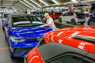 Volkswagen Sachsen lässt 2024 weitere Verträge von Beschäftigten auslaufen - Die Nachfrage nach Elektroautos aus Zwickau ist weiter unbefriedigend.