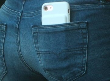 Volle Hosen: Wie aus einer Jeans eine Steckdose wird - Die Ladestation.