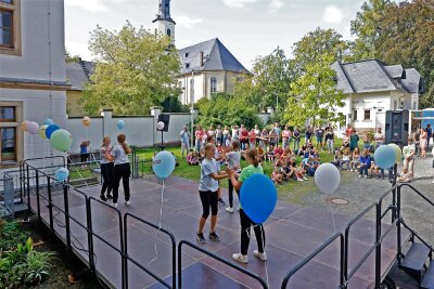 Volles Wochenendprogramm: Fast ganz Lichtenstein setzt sich in Bewegung - Am Gymnasium traten am Sonntag verschiedene Nachwuchstänzerinnen auf.