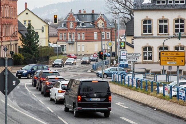 Vollsperrung Der B 173 Bei Flöha: Sieben Dinge, Die Autofahrer Und ...