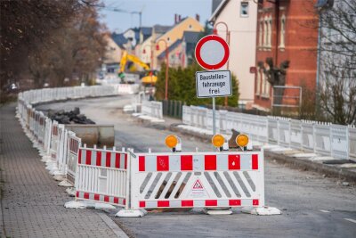 Vollsperrung der B 180 in Niederwürschnitz: Nächster Bauabschnitt startet ab Montag - Die B 180 zwischen Lugau und Niederwürschnitz ist nach wie vor gesperrt.