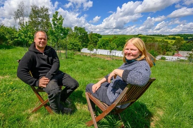 Maik Fethke und Bettina Mertens haben die Linderei in Weigmannsdorf gegründet. Dort bringen sie neue Anbau-Philosophien wie Permakultur oder Market Gardening ins Erzgebirge. 