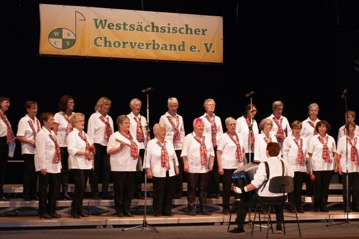 Vom Speisesaal der Möplü auf die großen Bühnen - Der Frauenchor Kirchberg bei einem Auftritt in Aue.