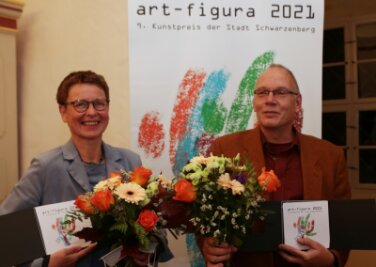 Von der Kunst und der Distanz - Bettina Steinborn und Kai Wolf konnten ihren Preis persönlich entgegen nehmen. 