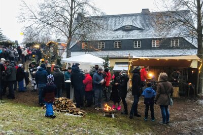 Von Halsbrücke und Rothenfurth nach Sayda: Weihnachtsmärkte verschönern den dritten Advent - Zum Weihnachtsmarkt 2022 zählte die Erzwäsche in Halsbrücke laut Verein rund 500 Besucher.