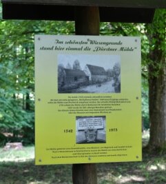 Von Mord bis Mühle: Hier gibt es Ortshistorie für unterwegs - Die Infotafel am Standort der einstigen Pürstener Mühle wurde mittlerweile um einen QR-Code ergänzt.