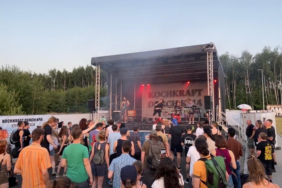 Von regional bis international: Diese Musiker kommen im August zur Musikmeile nach Chemnitz - Letztes Jahr musste die Musikmeile auf den Technopark ausweichen, dieses Jahr wird es am Uferpark mehr Schatten geben.
