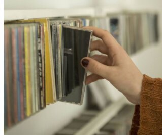 Von wegen tote Scheibe: 10 Gründe, warum man jetzt CDs kaufen sollte! - Greifen Sie unbedingt wieder zur CD!