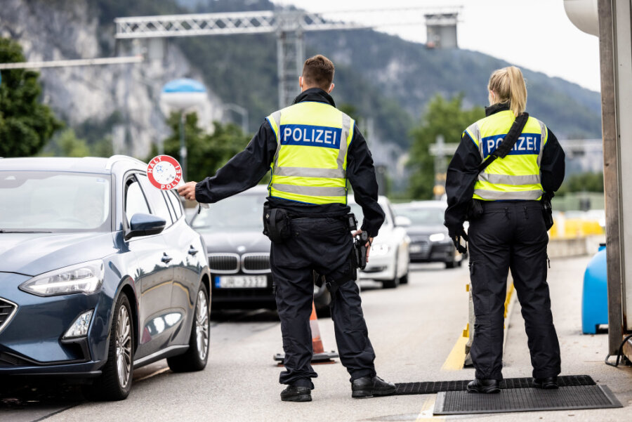 Vor G7-Gipfel in Bayern: Bundespolizei führt wieder Grenzkontrollen ein - 