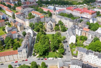 Vorlage des neuen Mietspiegels in Plauen verzögert sich - Wohnhäuser rund um die Markuskirche: Der neue Mietspiegel für Plauen soll im Juni erscheinen.