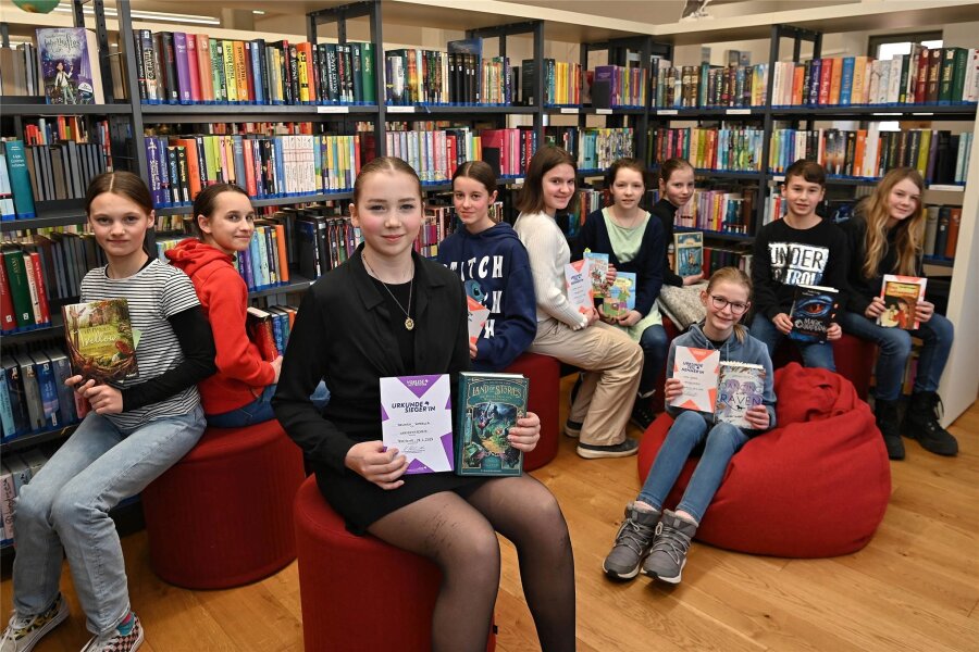 Vorlesewettbewerb in Rochlitz: Lokalmatadorin überzeugt - Diese Mädchen und Jungen aus der Region haben jetzt in Rochlitz beim Vorlesewettbewerb des Deutschen Buchhandels teilgenommen: Belinda Borella (vorn) darf zur nächsten Runde.