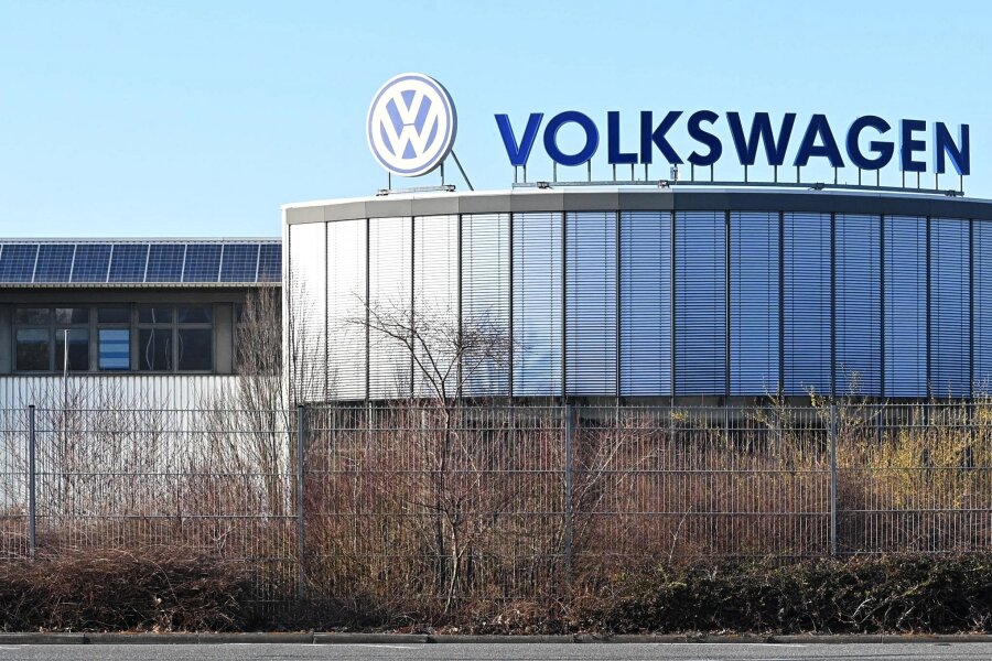 VW-Werk: Neues System für E-Autos soll ab 2028 aus Chemnitz kommen - Blick auf das Motorenwerk von Volkswagen in Chemnitz. Gut 1850 Menschen sind hier beschäftigt.