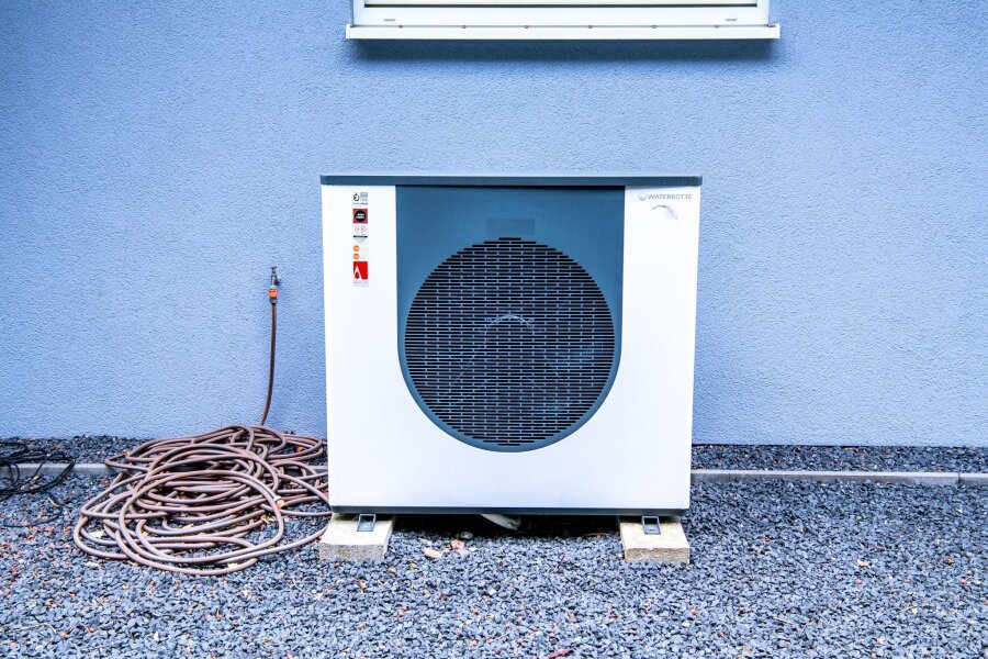 Wärmestromtarif? Für wen sich die Umstellung rentiert - Wärmepumpenbesitzer können von einem Wärmestromtarif profitieren, der jedoch mindestens einen separaten Stromzähler erfordert.