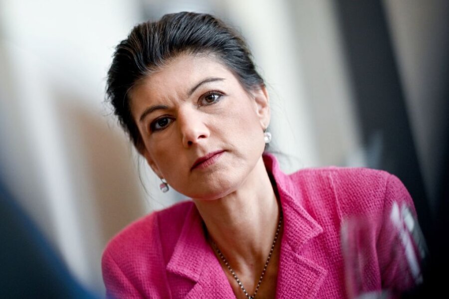 Wagenknecht: Bidens Signal "gefährlich" wie Putins Rede - "Wir gehen in eine Welt, wo immer mehr hochgerüstet wird", sagt Linken-Politikerin Sahra Wagenknecht.