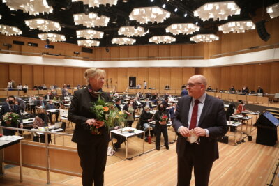 Wahl erfolgreich: Chemnitz hat eine neue Bürgermeisterin für Kultur und Soziales - Dagmar Ruscheinsky mit dem OB Sven Schulze