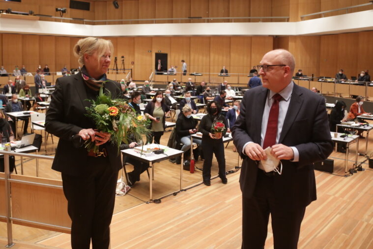Wahl erfolgreich: Chemnitz hat eine neue Bürgermeisterin für Kultur und Soziales - Dagmar Ruscheinsky mit dem OB Sven Schulze