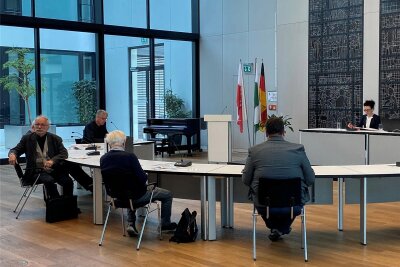 Wahl zum neuen Zwickauer Stadtrat: Drei Kandidaten nicht zugelassen - Der Wahlausschuss der Stadt Zwickau legte am Mittwoch fest, wer zur Wahl des Stadtrates antreten darf oder nicht.
