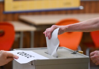 Wahlen in Sachsen: Heute Entscheidung über sechs Landräte und 24 Bürgermeister - In sechs Landkreisen sowie 24 Kommunen entscheiden die Sachsen über die Landräte bzw. Bürgermeister.