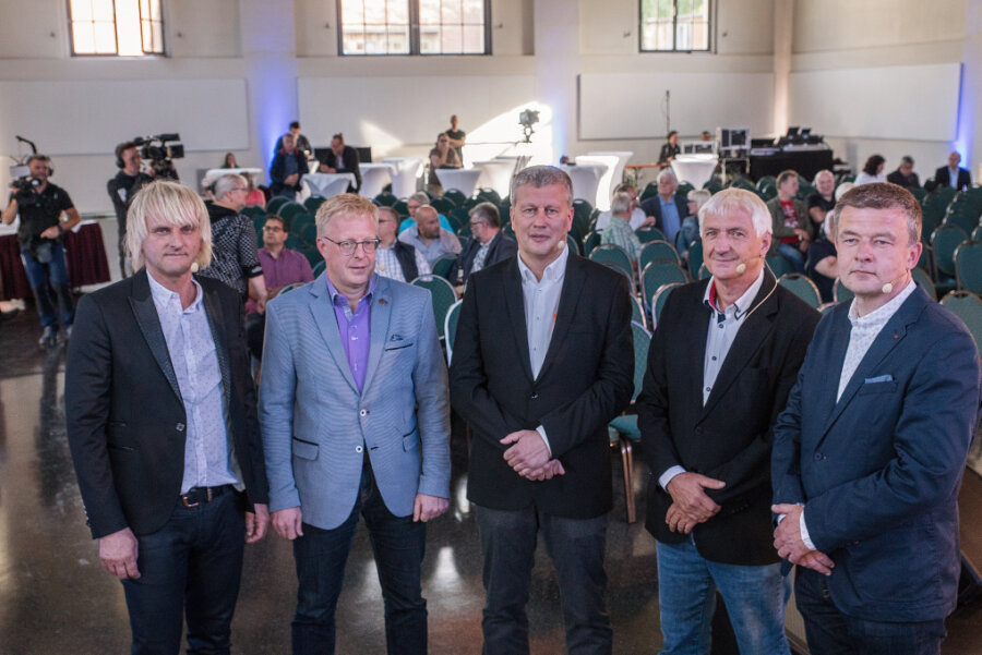 Die ursprünglich fünf Kandidaten der Bürgermeisterwahl in Olbernhau, von links: Jörg Klaffenbach, Tino Kluge, Guido Kolberg, Michael Rudolph und Kristian Hahn. Kolberg und Hahn haben zurückgezogen.