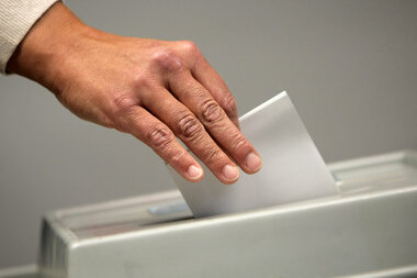 Wahlleiter stoppt Versand von Briefwahlunterlagen in Plauen - 